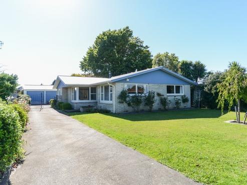 219 Sunnybank Crescent, Camberley