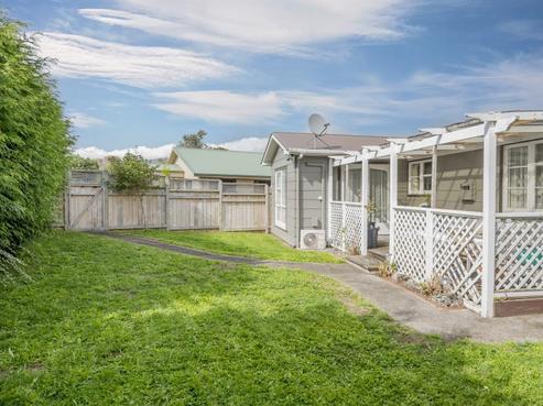 8 Ruru Road, Otaihanga