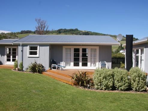 2 Pipers Valley Road, Duvauchelle