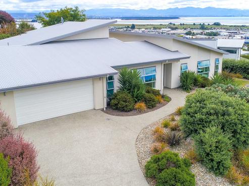 30 Highview Drive, Wakatu