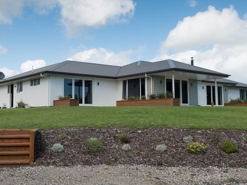 400 Utopia Road, Westport
