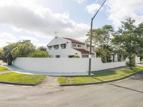 64 Rennie Avenue, Milson