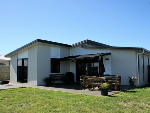 16 Story Street, Foxton Beach