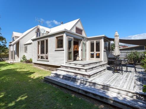 521B Ocean Road, Whangamata