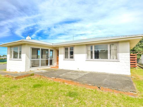 11 Kotuku Street, Castlecliff