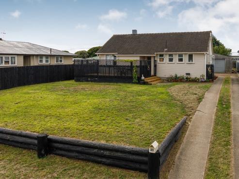 21 Collins Crescent, Feilding