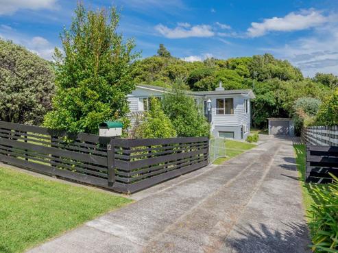 12 Kereru Street, Waikanae