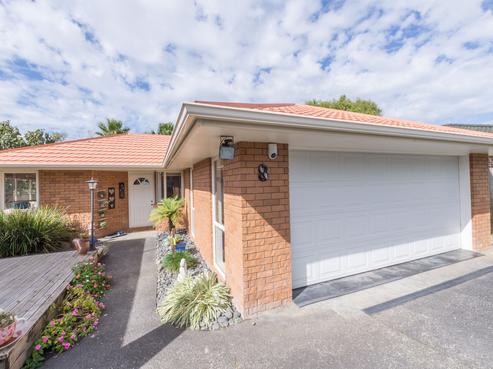 8 Cabeleigh Drive, Helensville