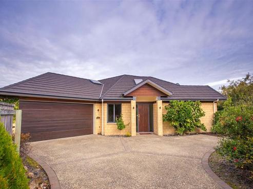 12 Antoine Grove, Richmond
