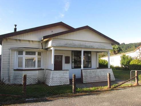100 Broadway, Reefton