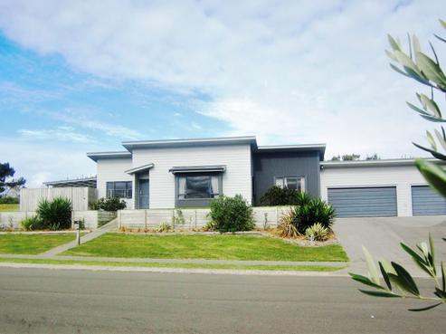 13 Taonui Street, Waitarere Beach