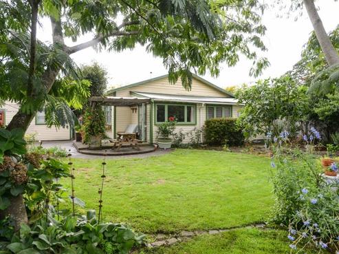 613 Buller Street, Akina