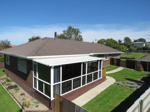 51 Grove Avenue, Weston