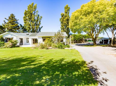 190 Ridge Road, Lincoln