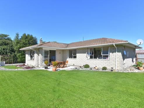 16A Main North Road, Woodend