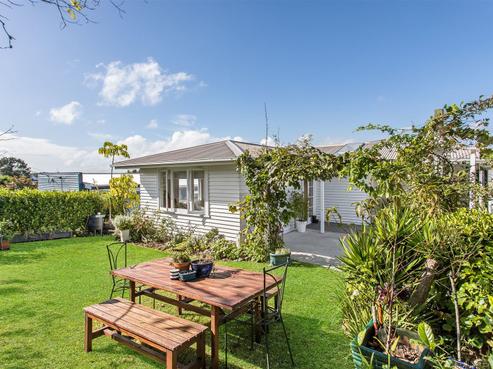 18 Jellicoe Road, Murrays Bay