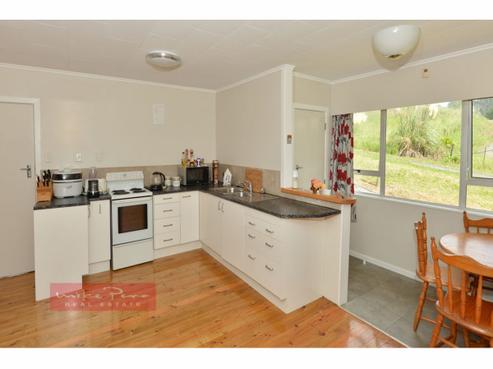 10 Toetoe Road, Otaika