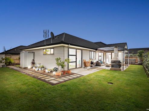 3 Andalusian Way, Karaka