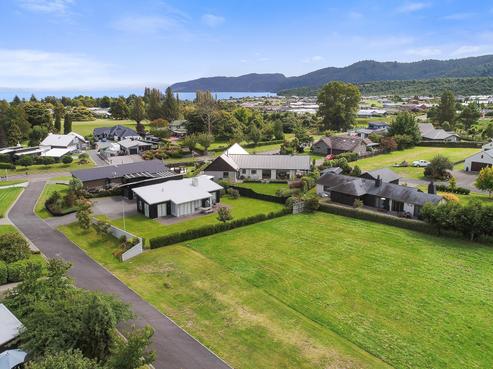 6 Cabbage Tree Grove, Kinloch