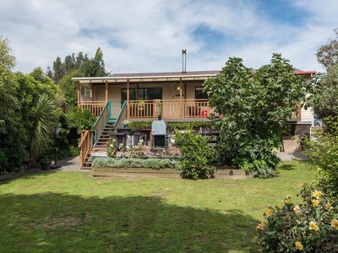 38 Lord Auckland Road, Wakefield