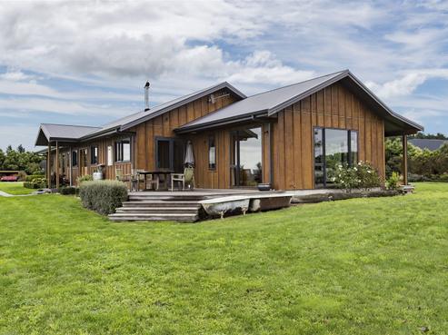139 Summerhill Road, Cust