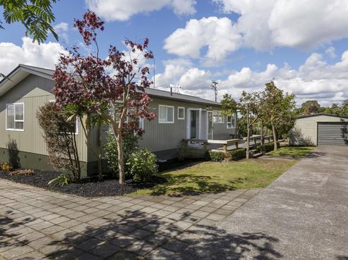 13 Shera Street, Acacia Bay