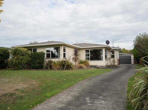 38 John F Kennedy Drive, Milson