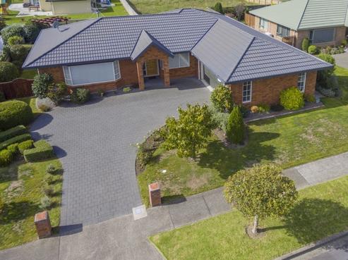 11 Cranbrook Grove, Waikanae