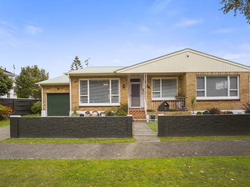 12 Airdrie Avenue, Epuni