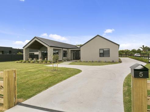 5 Alan Livingston Drive, Cambridge