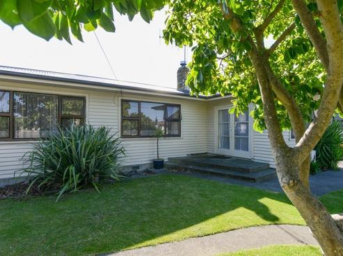 43 Harold Holt Avenue, Onekawa