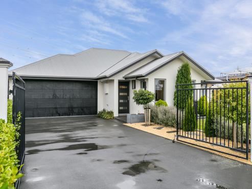 43 Little Oaks Drive, Yaldhurst
