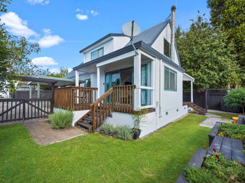 15B Henderson Crescent, Parkvale