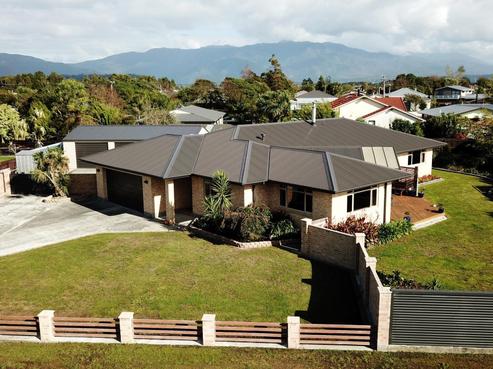 9 Harkness Place, Westport