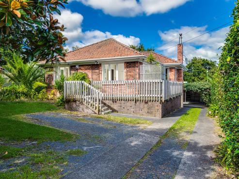 15 Awaroa Road, Sunnyvale