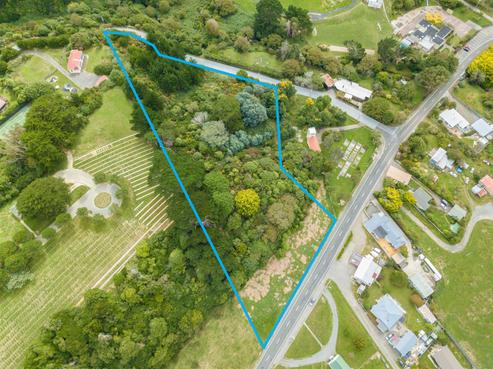 9 South Makara Road, Makara