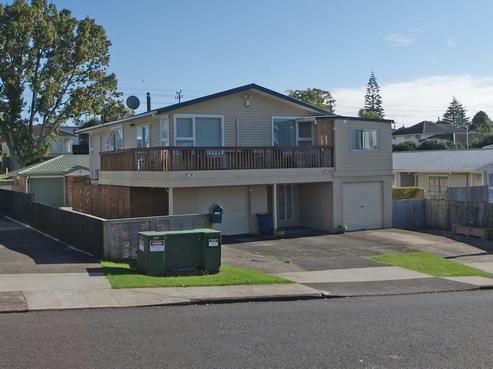 18 Patts Avenue, Glendene