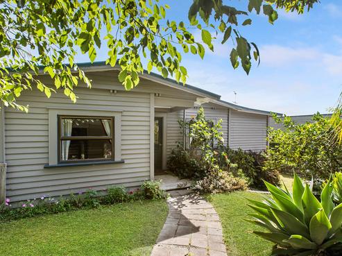 868A Beach Road, Waiake