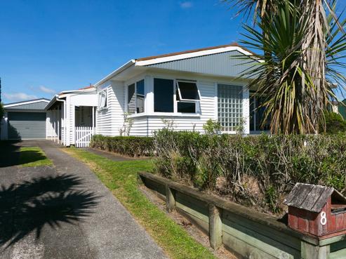 8 Riversdale Drive, Merrilands
