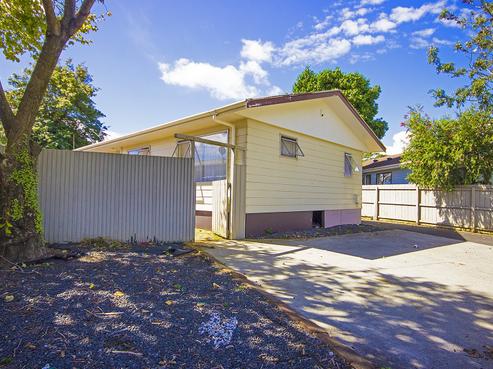 426 Roscommon Road, Clendon Park