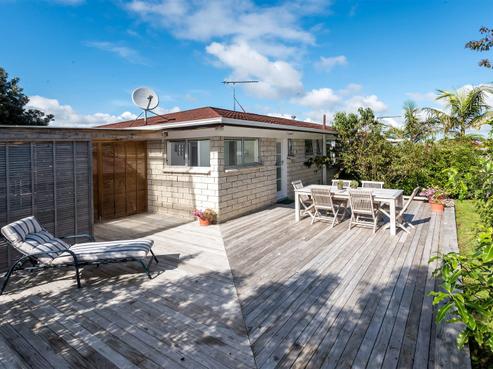 2/11 Golders Place, Howick