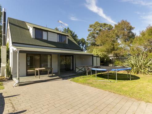 16 Pine Avenue, Waikuku Beach