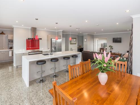 8 Lloyds Close, Rolleston