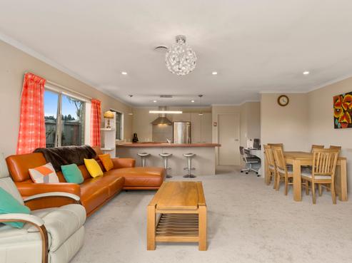 10 Henderson Crescent, Parkvale