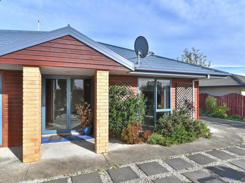 28 Petries Road, Woodend
