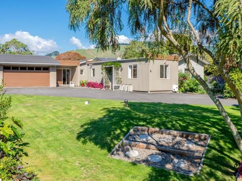 8 Horopito Road, Waikanae