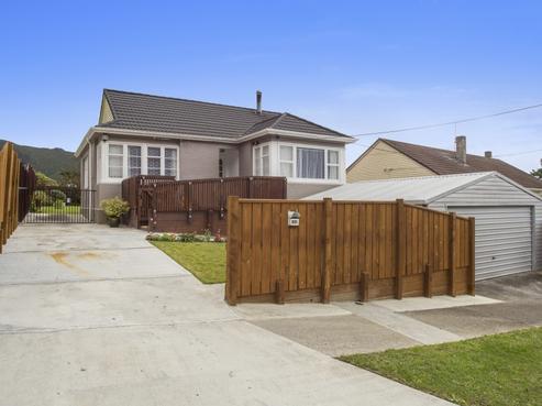 32 Wilkie Crescent, Naenae