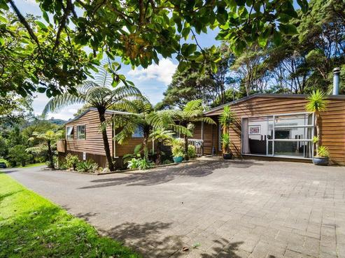 38 Mountain Road, Henderson Valley