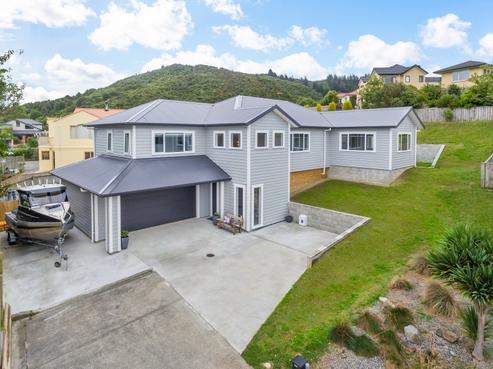 24 Birkinshaw Grove, Riverstone Terraces