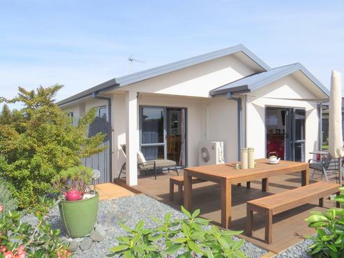 17 Bunyan Road, Coastlands